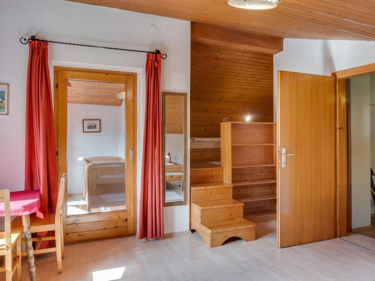 Spacious Chalet In Maishofen Near Forest Exterior photo