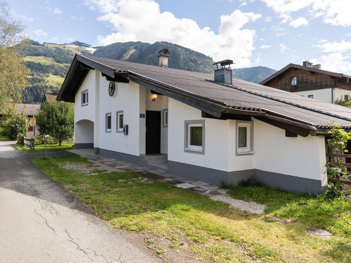 Spacious Chalet In Maishofen Near Forest Exterior photo
